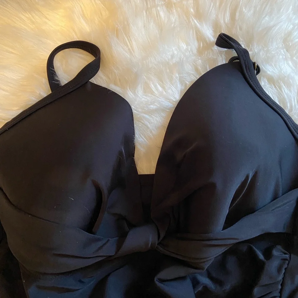 Merona One-piece women’s swimsuit - Basic Black - Picture 1 of 5